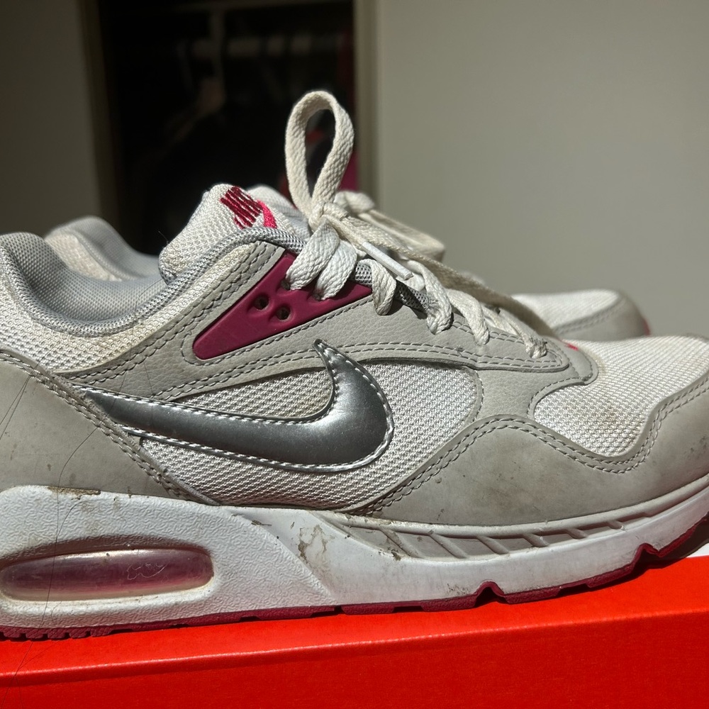 Women’s 8.5 Nike Air Max used